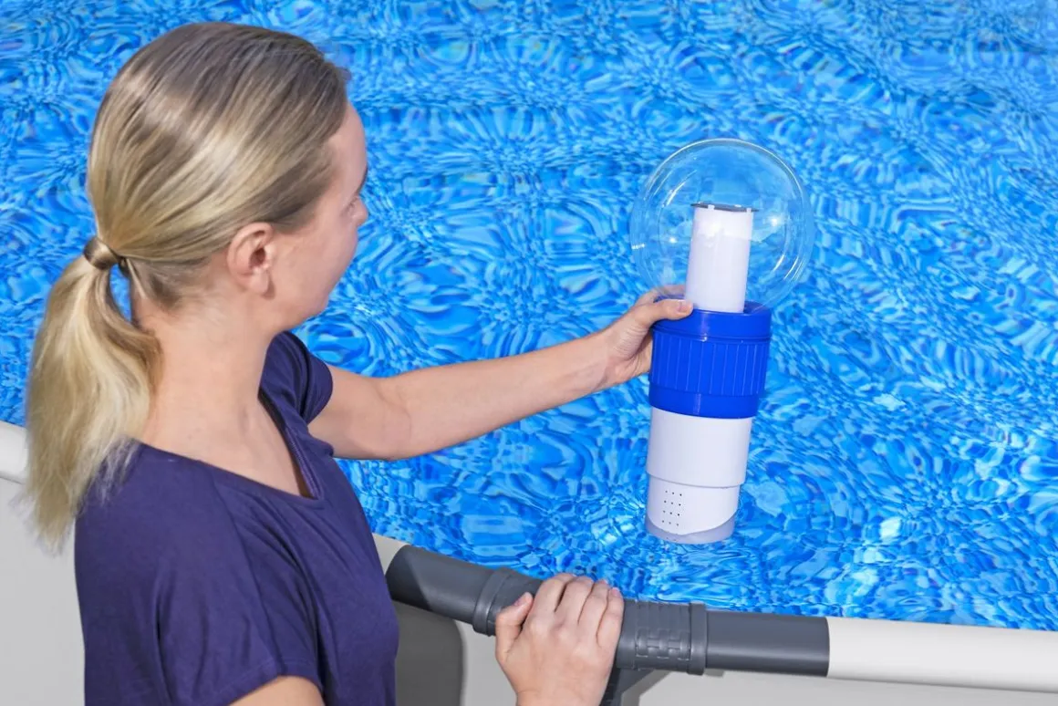 Chemikalienschwimmer Flowclear LED Solarsphere