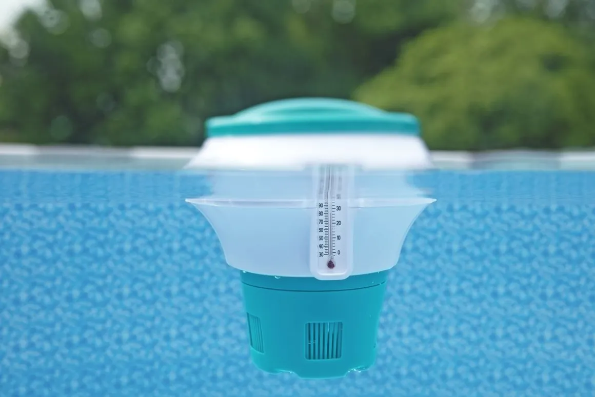 Chemikalienschwimmer mit ChemGuard Schutz