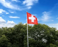 Fahnenmast 6.2 m mit Schweizer Fahne