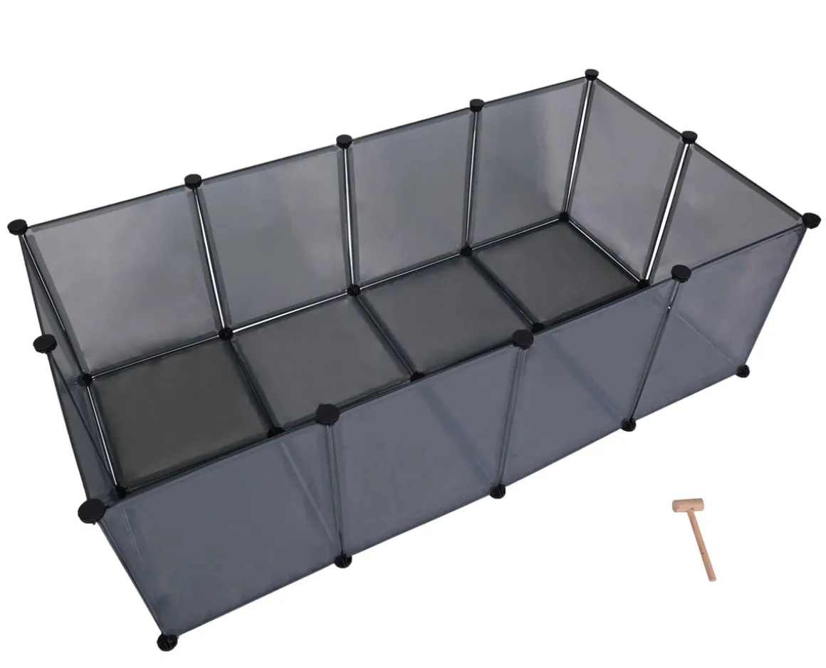Freilaufgehege mit Bodenplatten grau