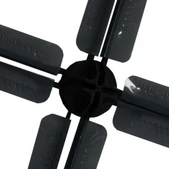 Freilaufgehege mit Bodenplatten grau