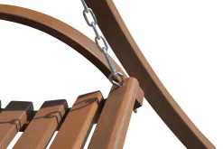 Hängeschaukel mit Gestell aus Holz