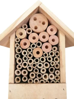 Insektenhotel mit Erdspiess