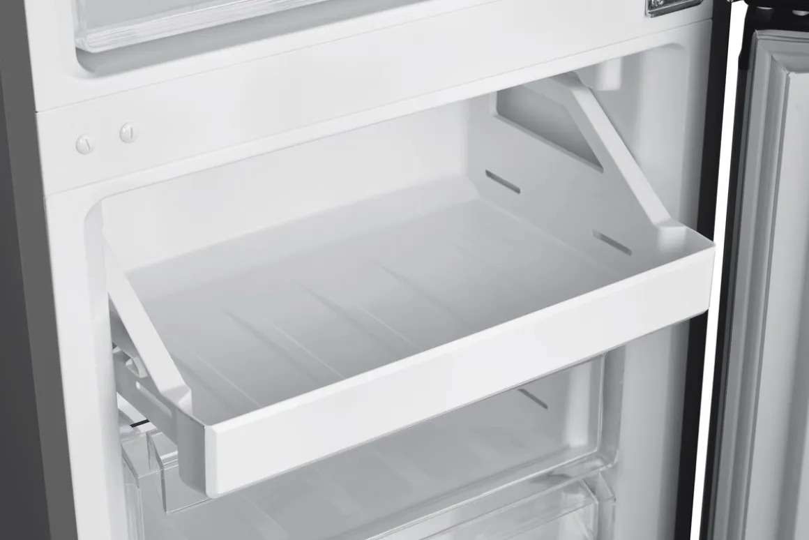 Kühlschrank mit Gefrierer und Wasserspender 290L