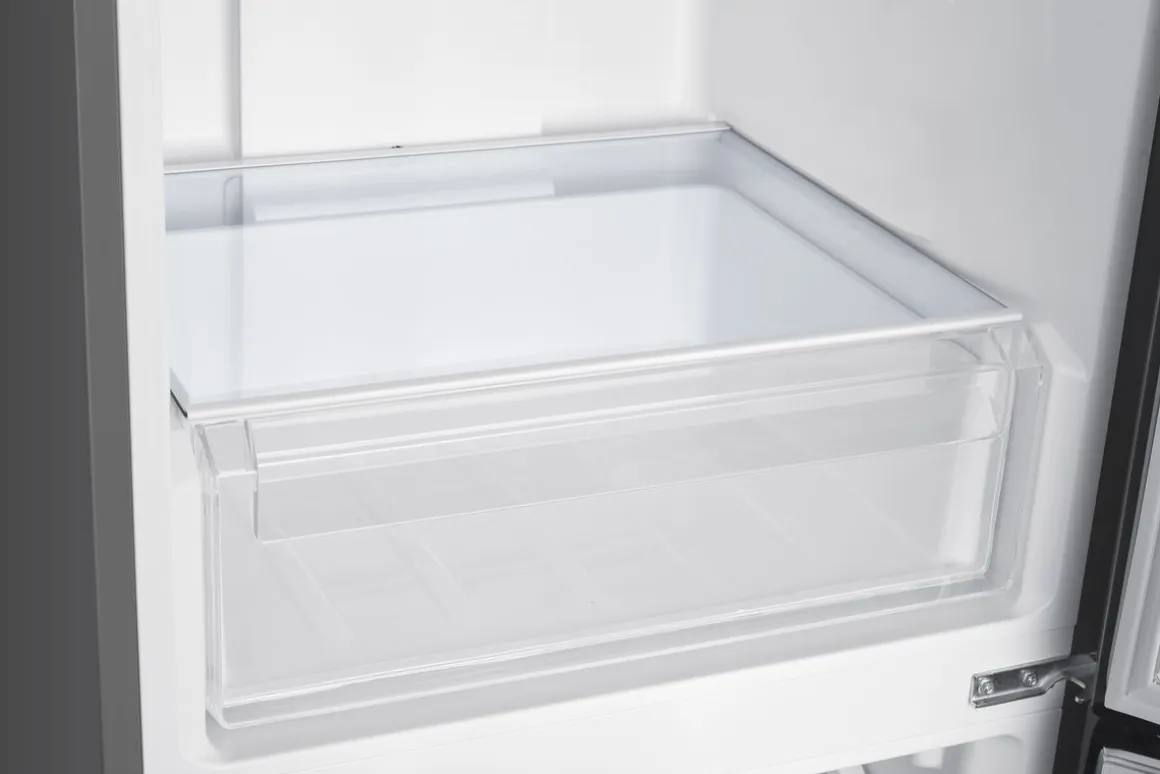 Kühlschrank mit Gefrierer und Wasserspender 290L