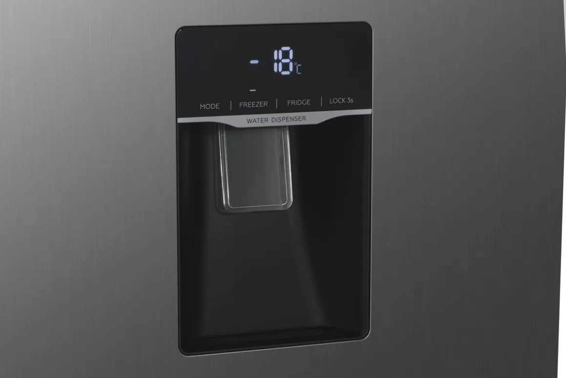 Kühlschrank mit Gefrierer und Wasserspender 439L