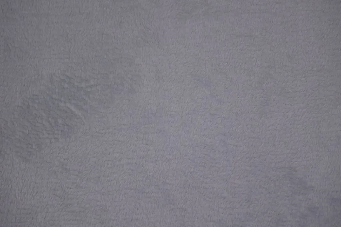 Kuscheldecke Fleece KETTY 130 x 170 cm hellgrau