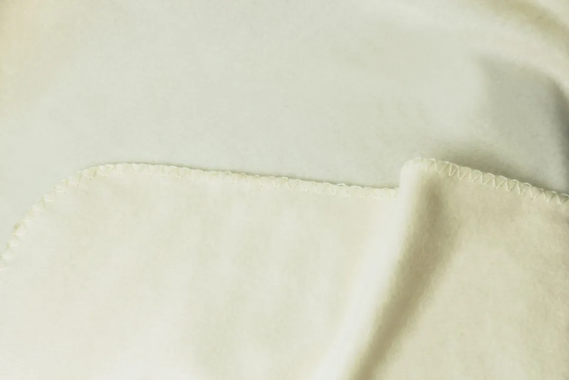 Kuscheldecke Fleece 130 x 170 cm beige