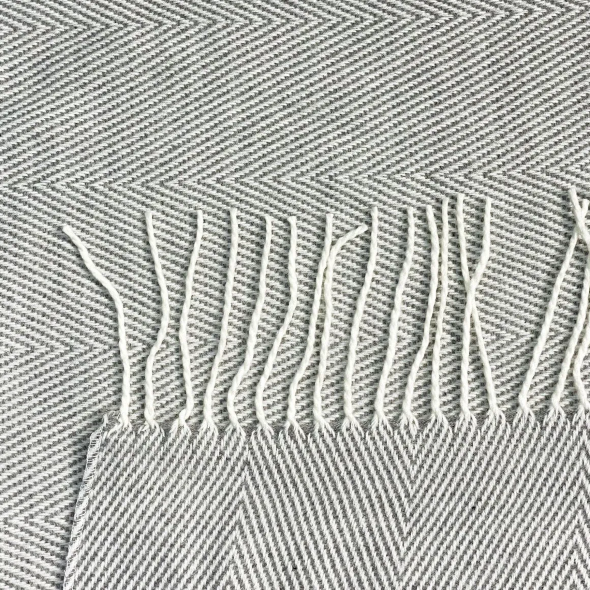 Kuscheldecke SASHA 130 x 170 cm grau