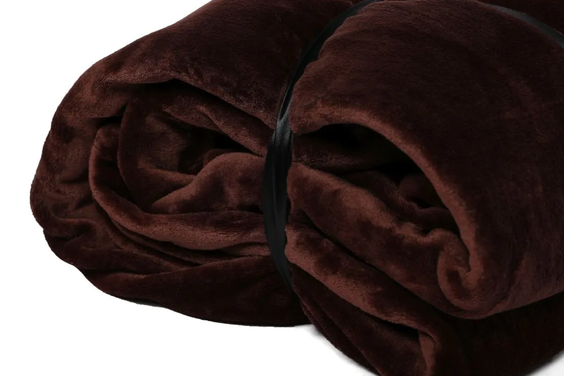 Kuscheldecke 150 x 200 cm braun