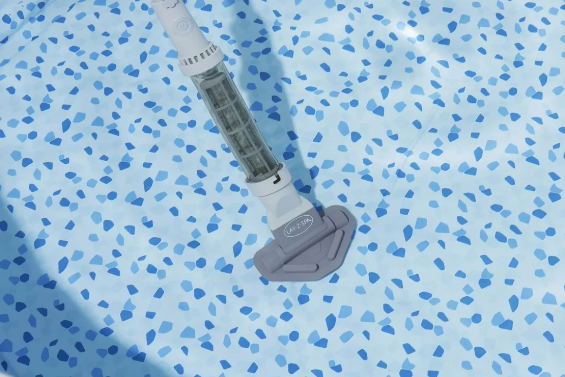 Lay-Z-Spa Poolsauger mit Akku