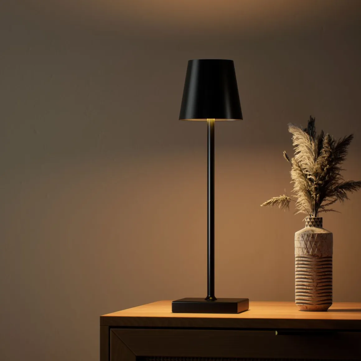 LED Tischlampe MEIRA schwarz