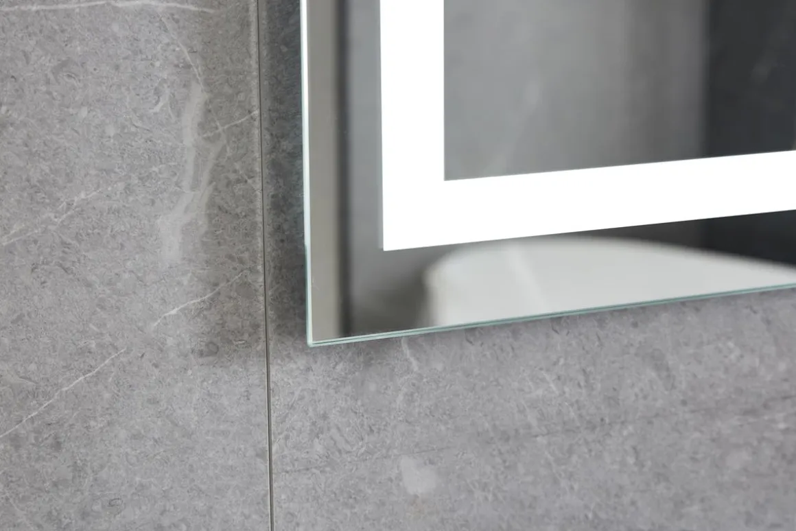 LED Wandspiegel 60 x 80 cm