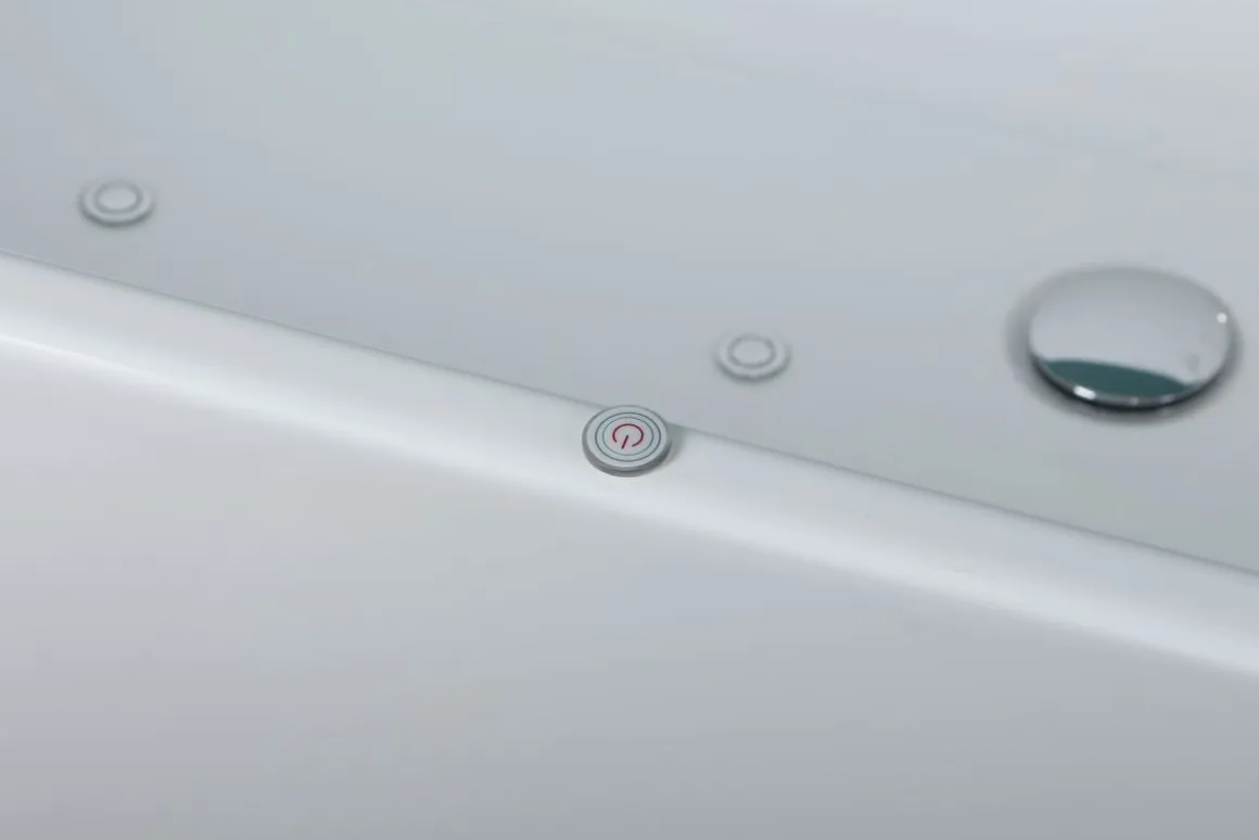 LED Whirlpool Badewanne LIAN 260L