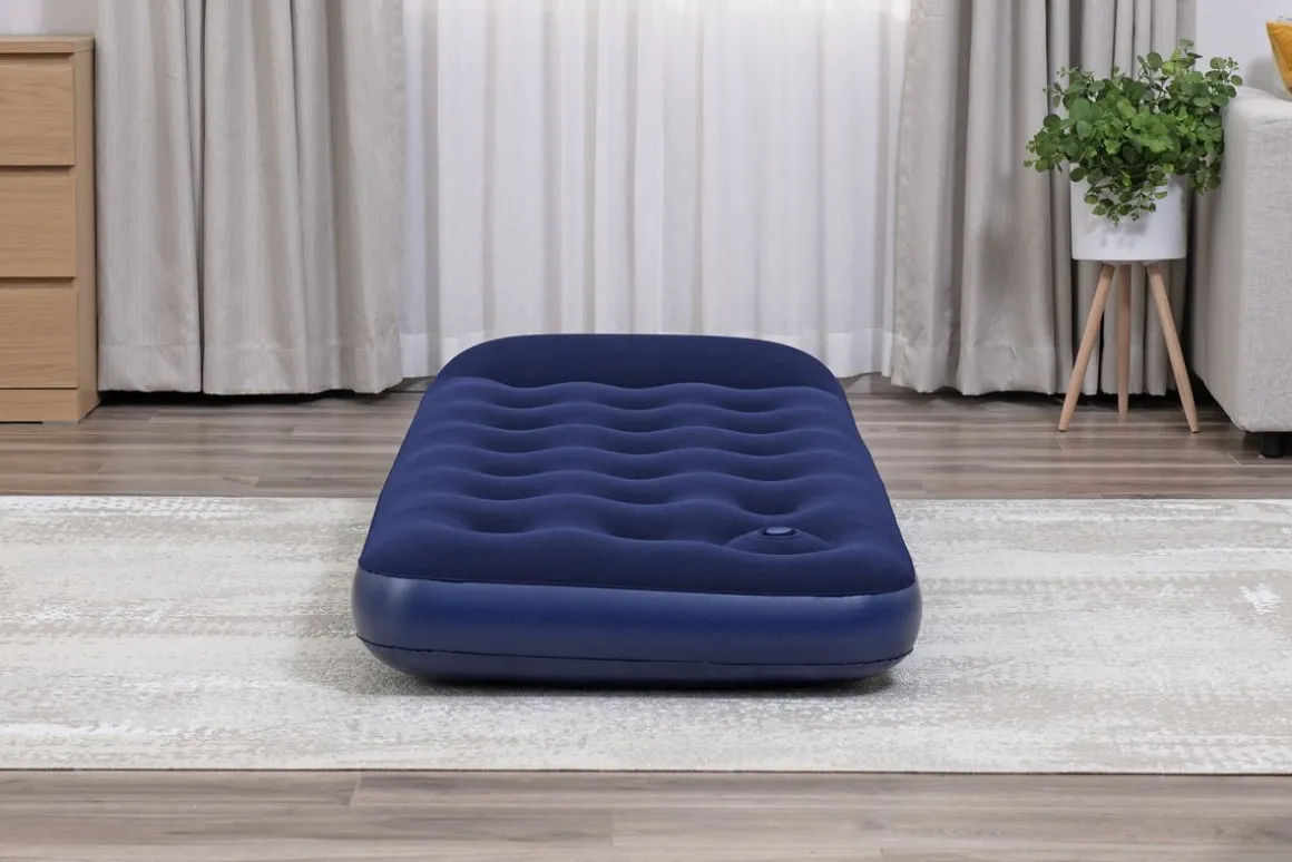 Luftbett mit Fusspumpe 185 x 76 x 28 cm