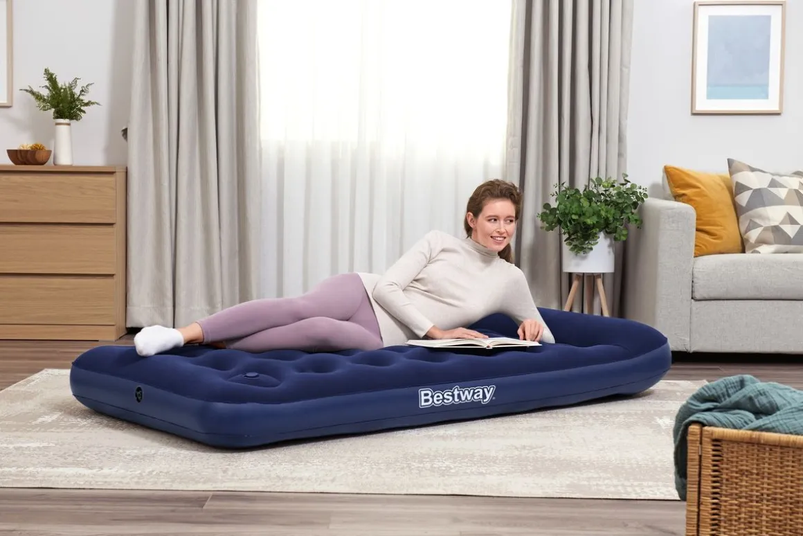 Luftbett mit Fusspumpe 188 x 99 x 28 cm
