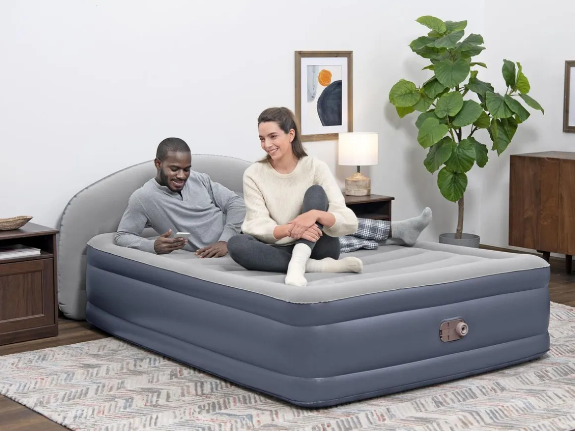 Luftbett Tritech LoungeLux selbstaufblasend 229 x 152 x 84 cm