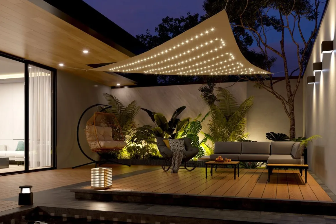 Sonnensegel Dreieck mit LED 3 x 3 x 3 m beige