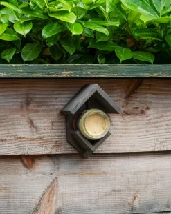 Vogelfutterhaus aus Holz